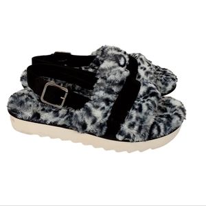 Koolaburra by UGG Slide Fuzz'd Sandals
